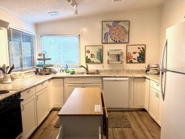 Image 7 of 27 For 15010 113th Avenue N 53