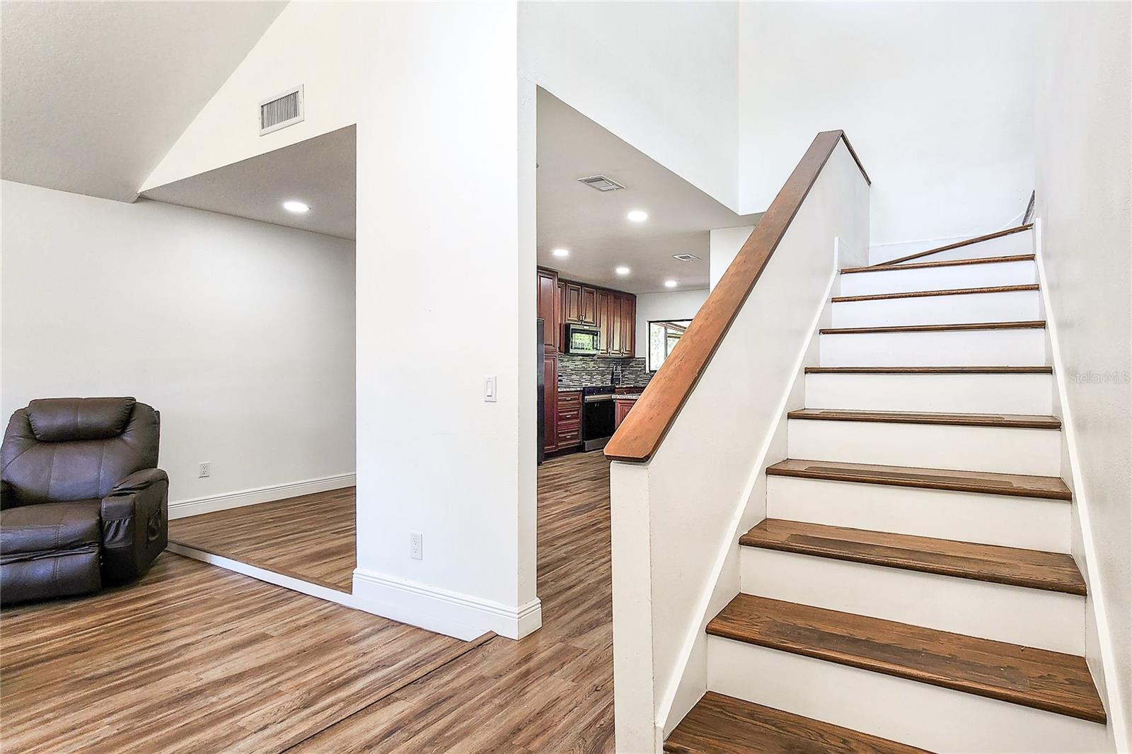 Image 14 of 31 For 16169 Gardendale Drive