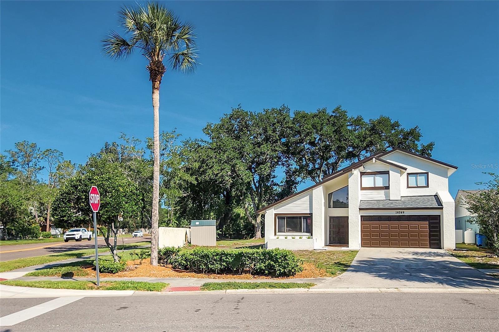 Image 5 of 31 For 16169 Gardendale Drive