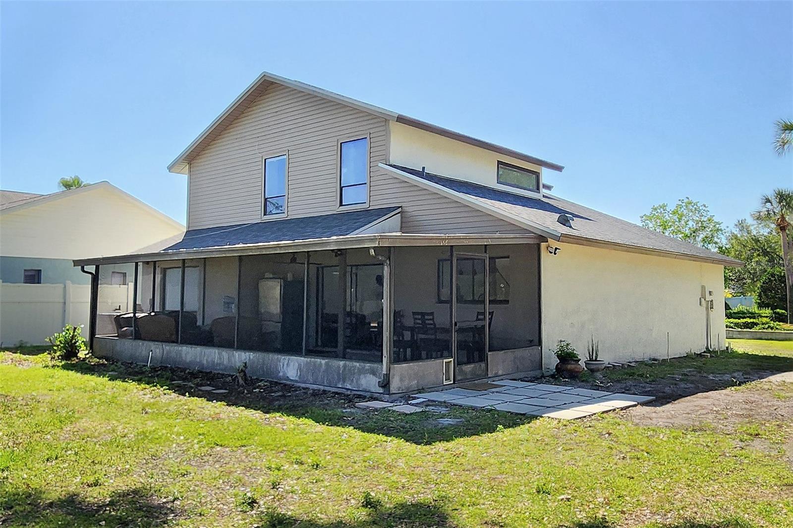 Image 6 of 31 For 16169 Gardendale Drive