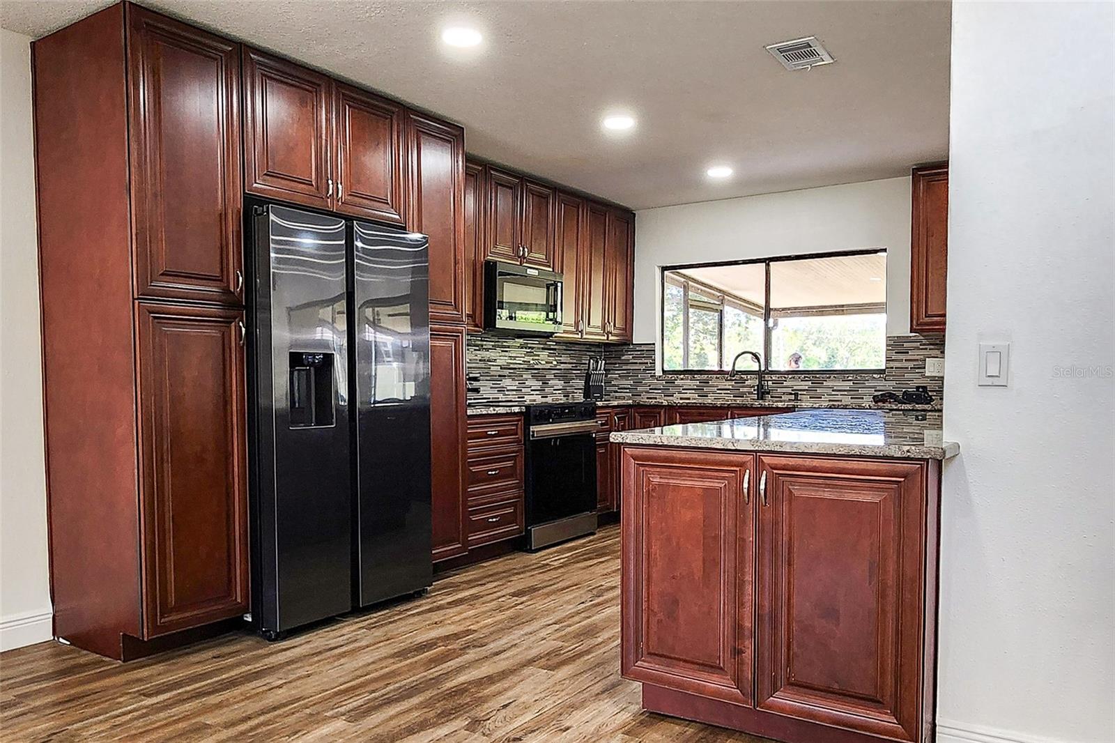 Image 8 of 31 For 16169 Gardendale Drive