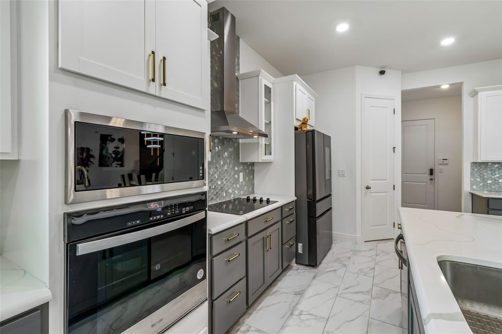 Image 13 of 79 For 19129 Planetree Street