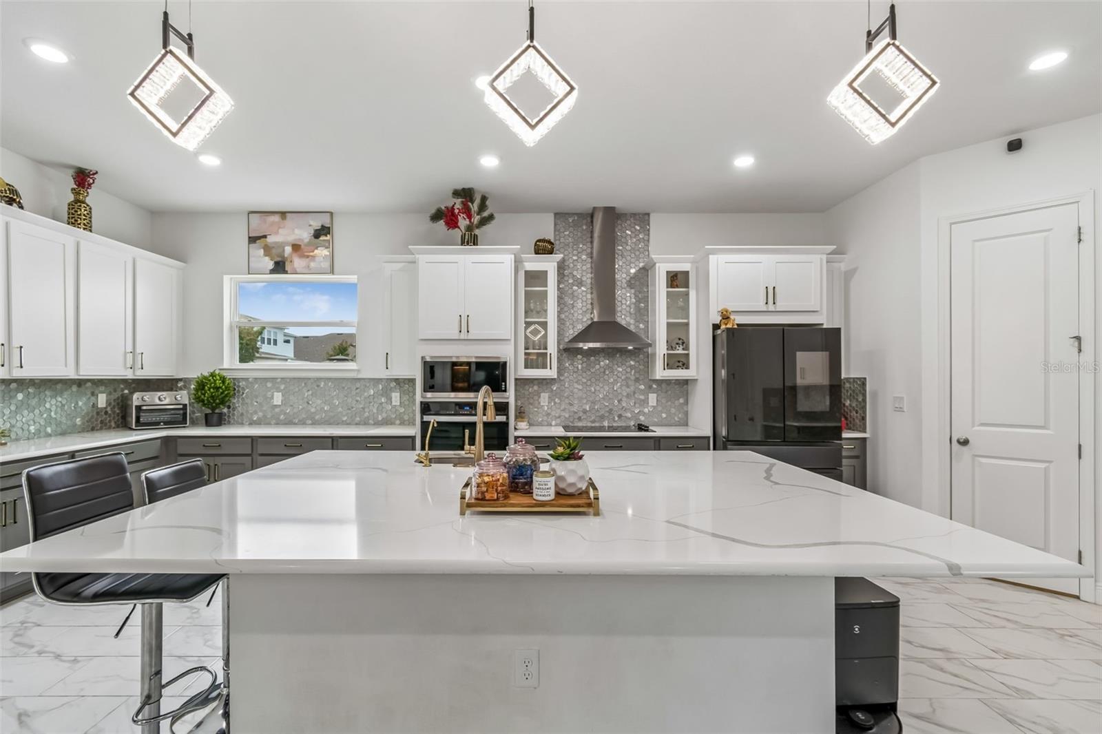 Image 15 of 79 For 19129 Planetree Street