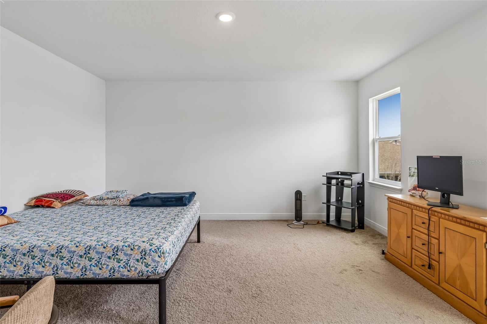 Image 44 of 79 For 19129 Planetree Street