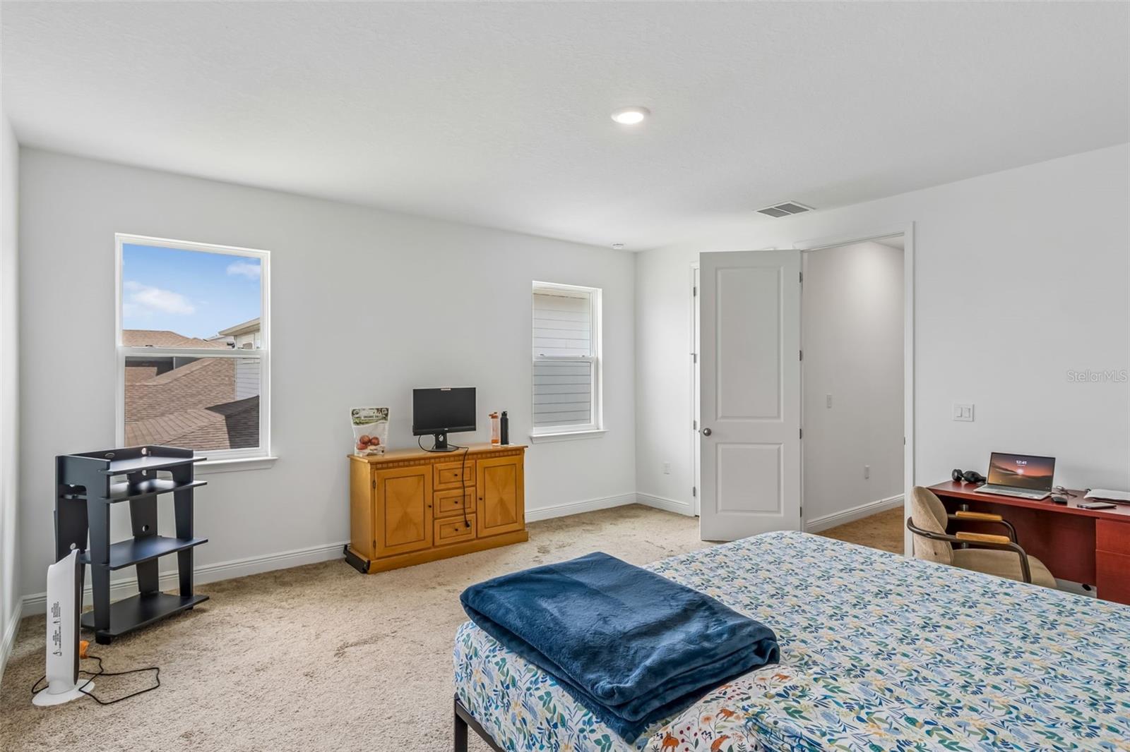 Image 45 of 79 For 19129 Planetree Street