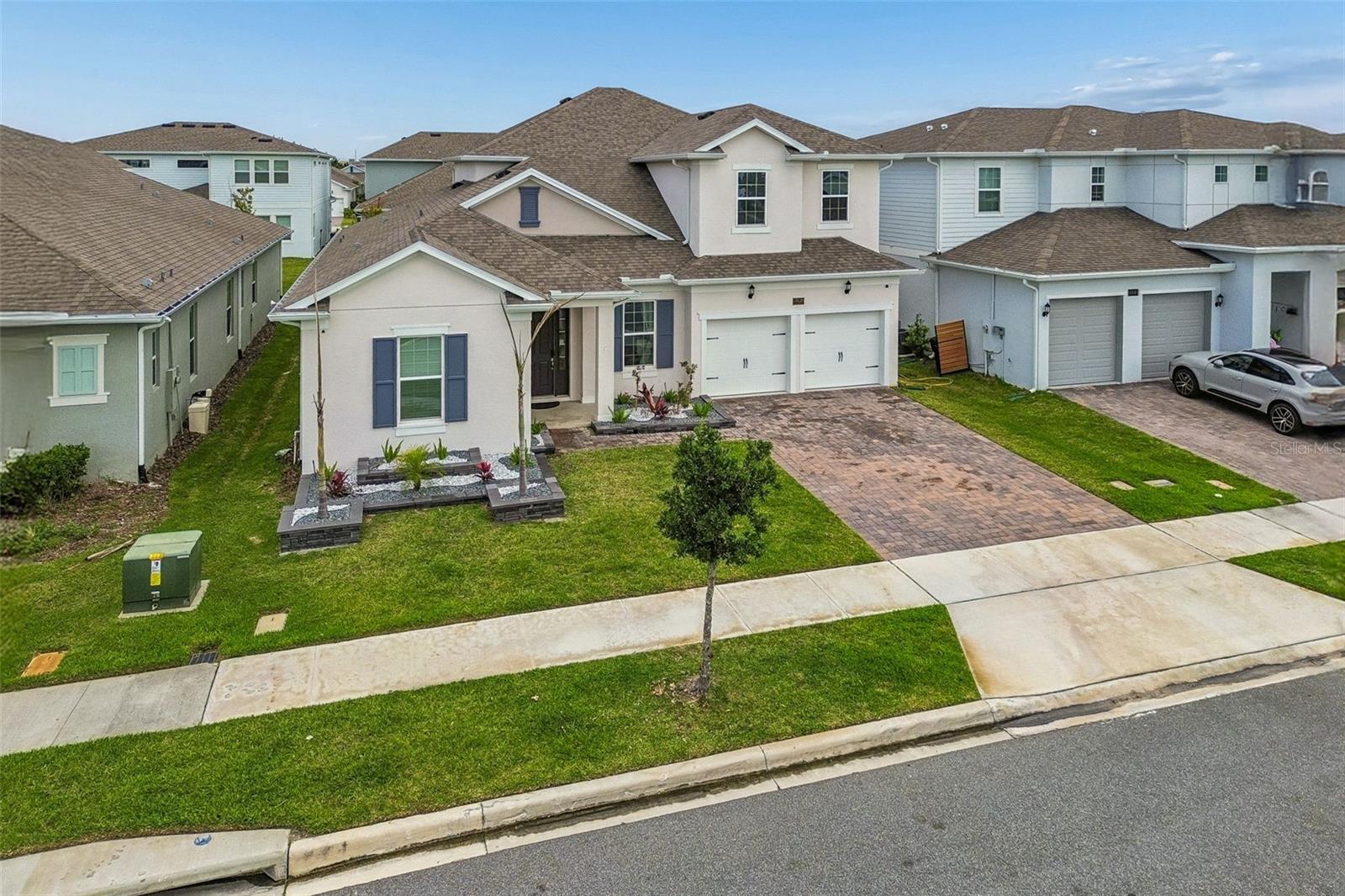 Image 53 of 79 For 19129 Planetree Street