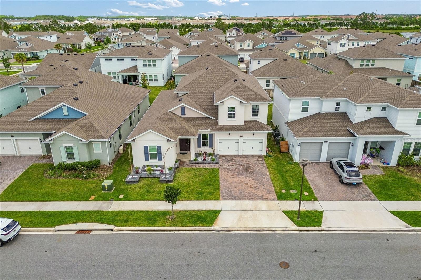 Image 54 of 79 For 19129 Planetree Street