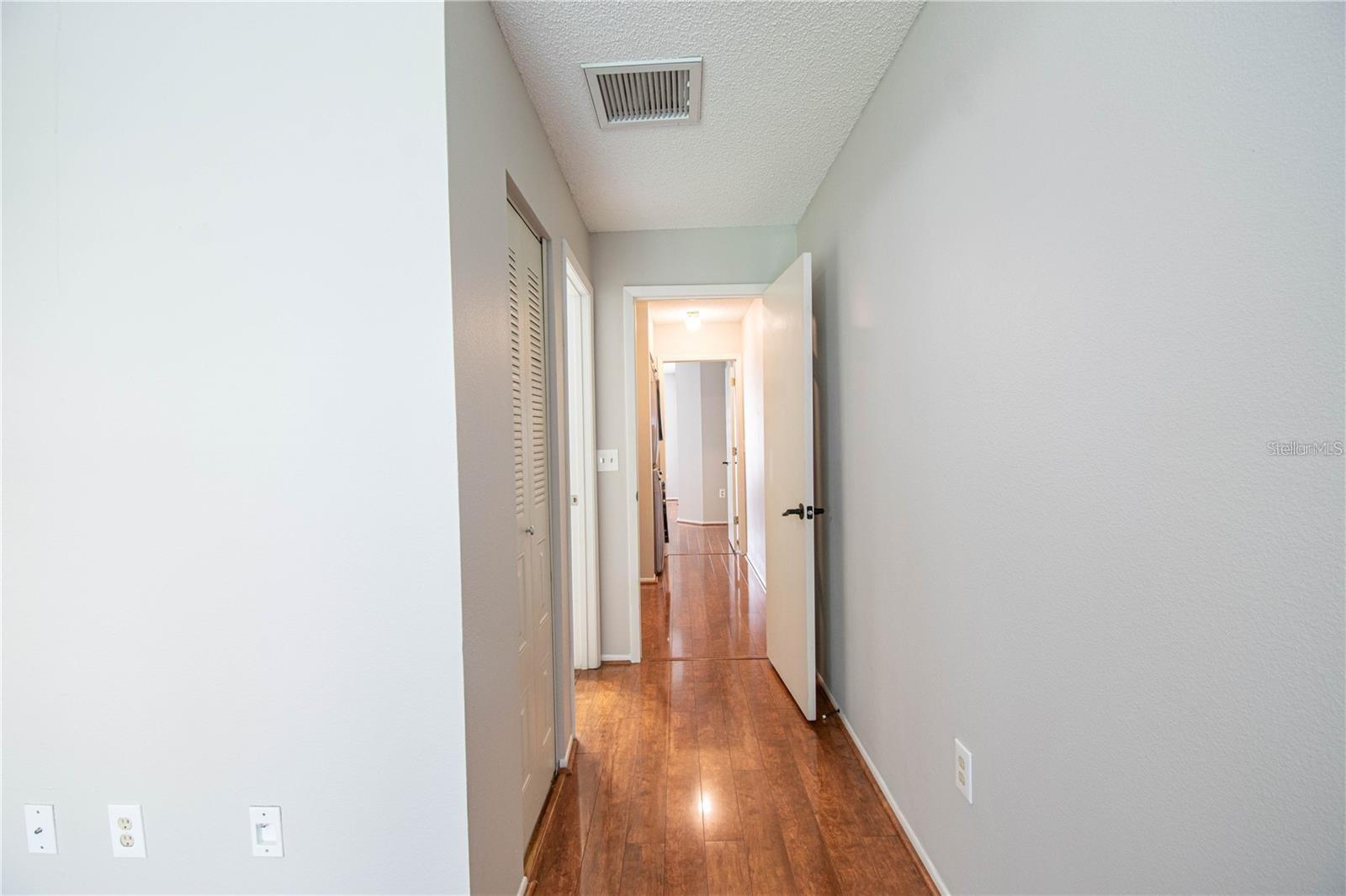 Image 18 of 23 For 2897 Thaxton Drive 65