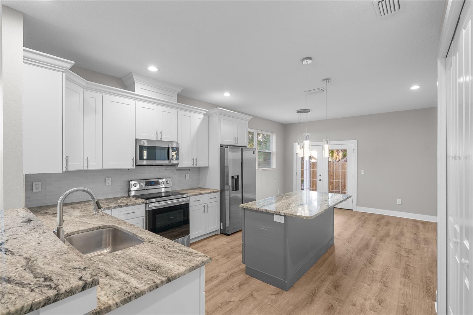 Image 11 of 34 For 6356 30th Way N