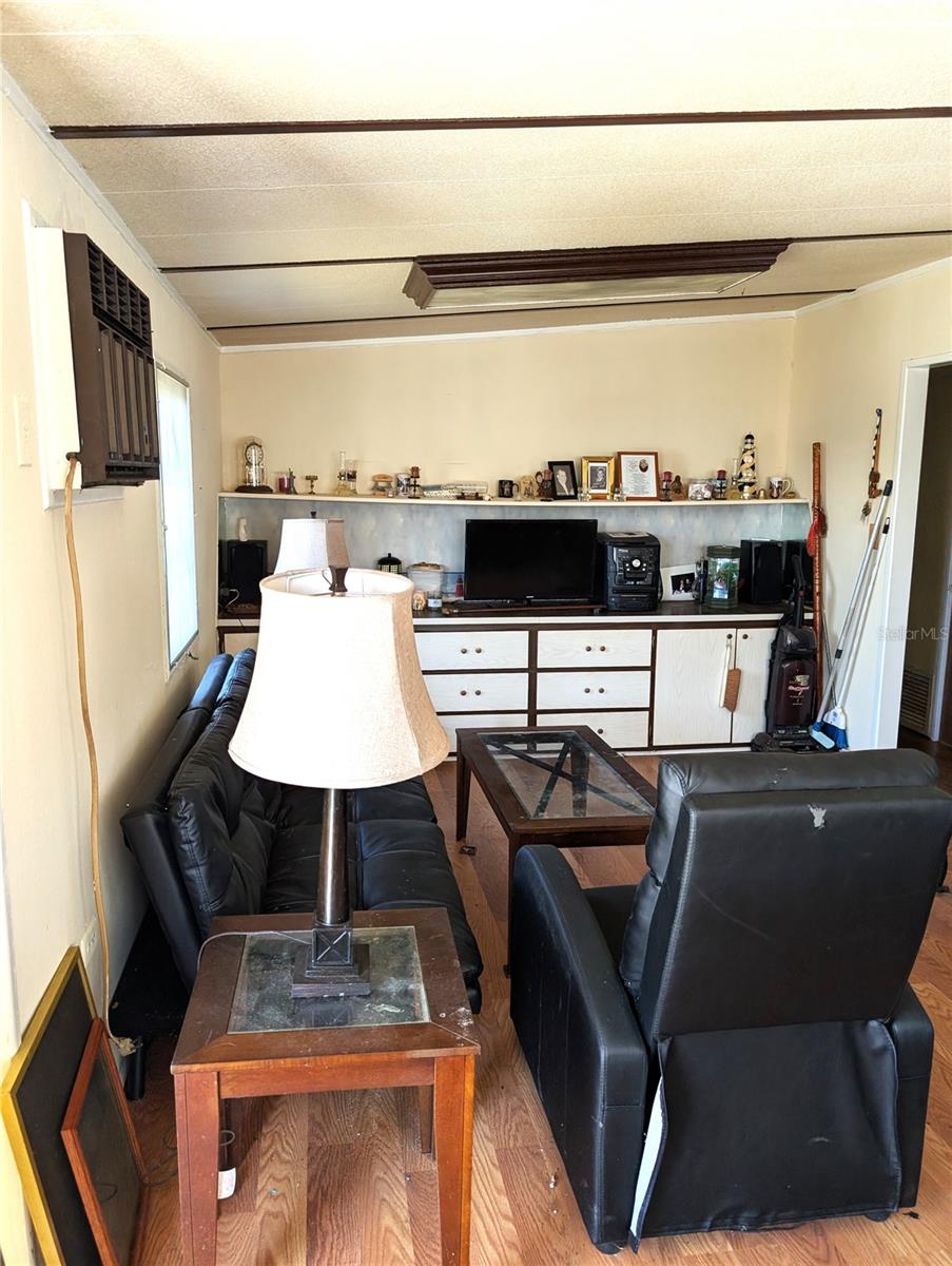 Image 5 of 14 For 980 7th Street Nw 55