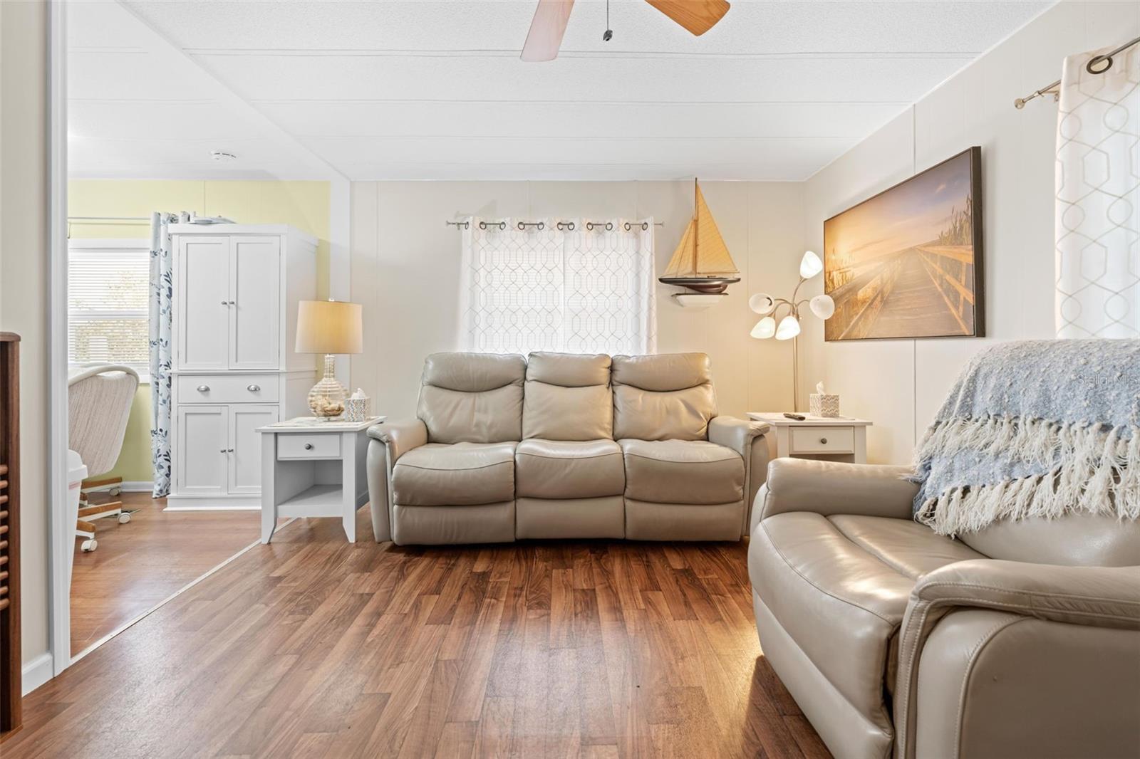 Image 10 of 48 For 8979 Highpoint Boulevard
