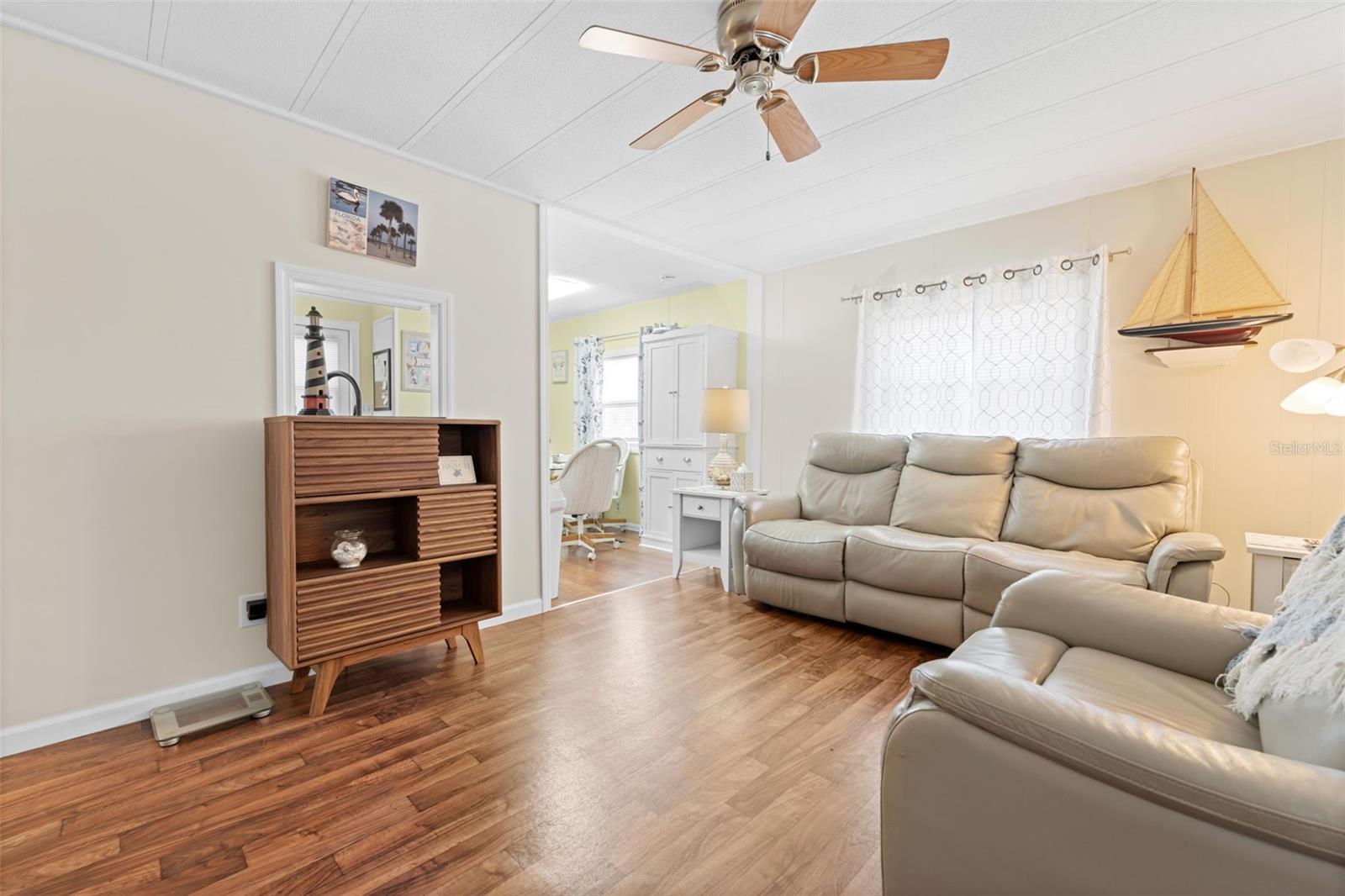 Image 11 of 48 For 8979 Highpoint Boulevard