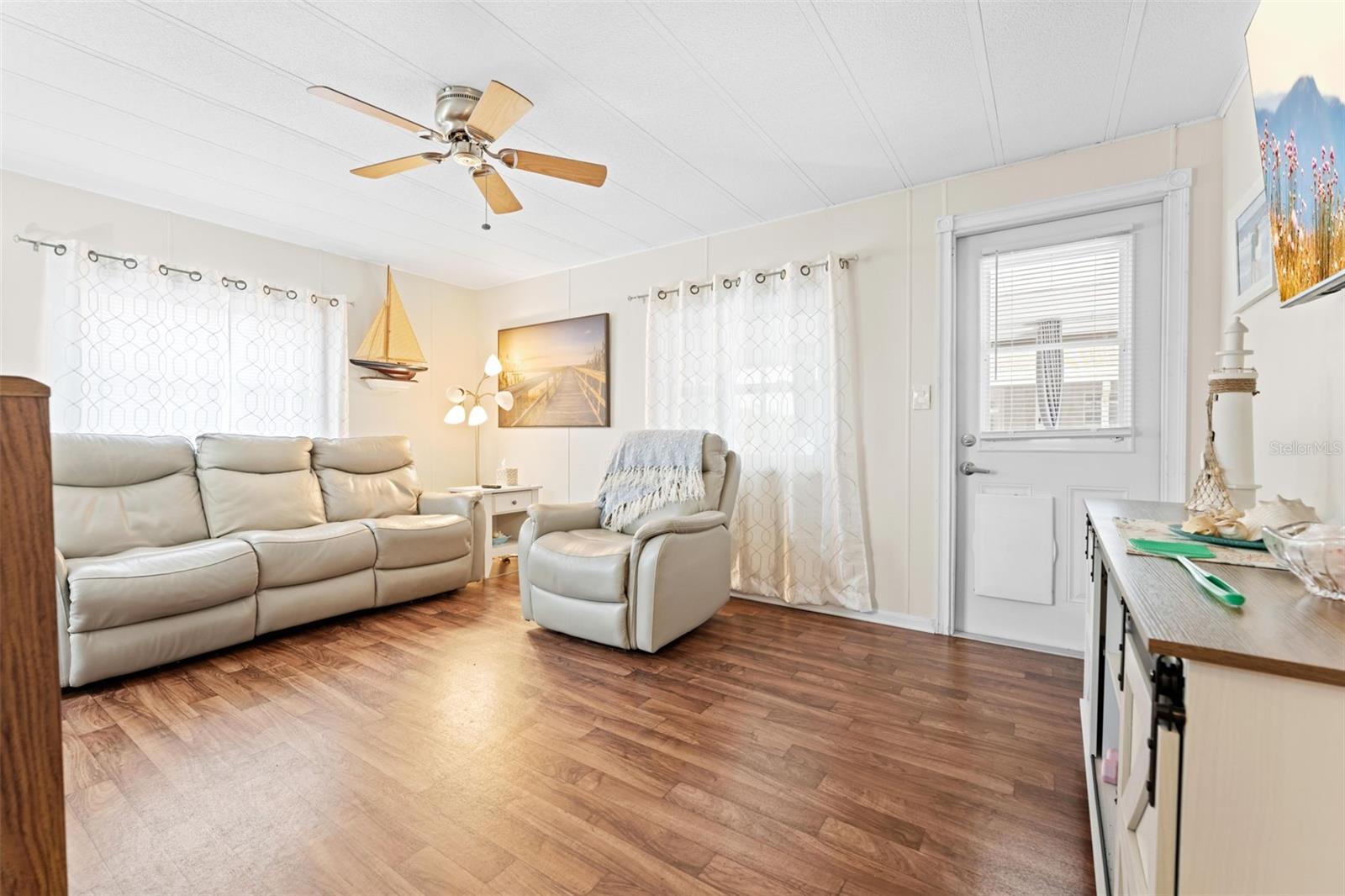 Image 12 of 48 For 8979 Highpoint Boulevard