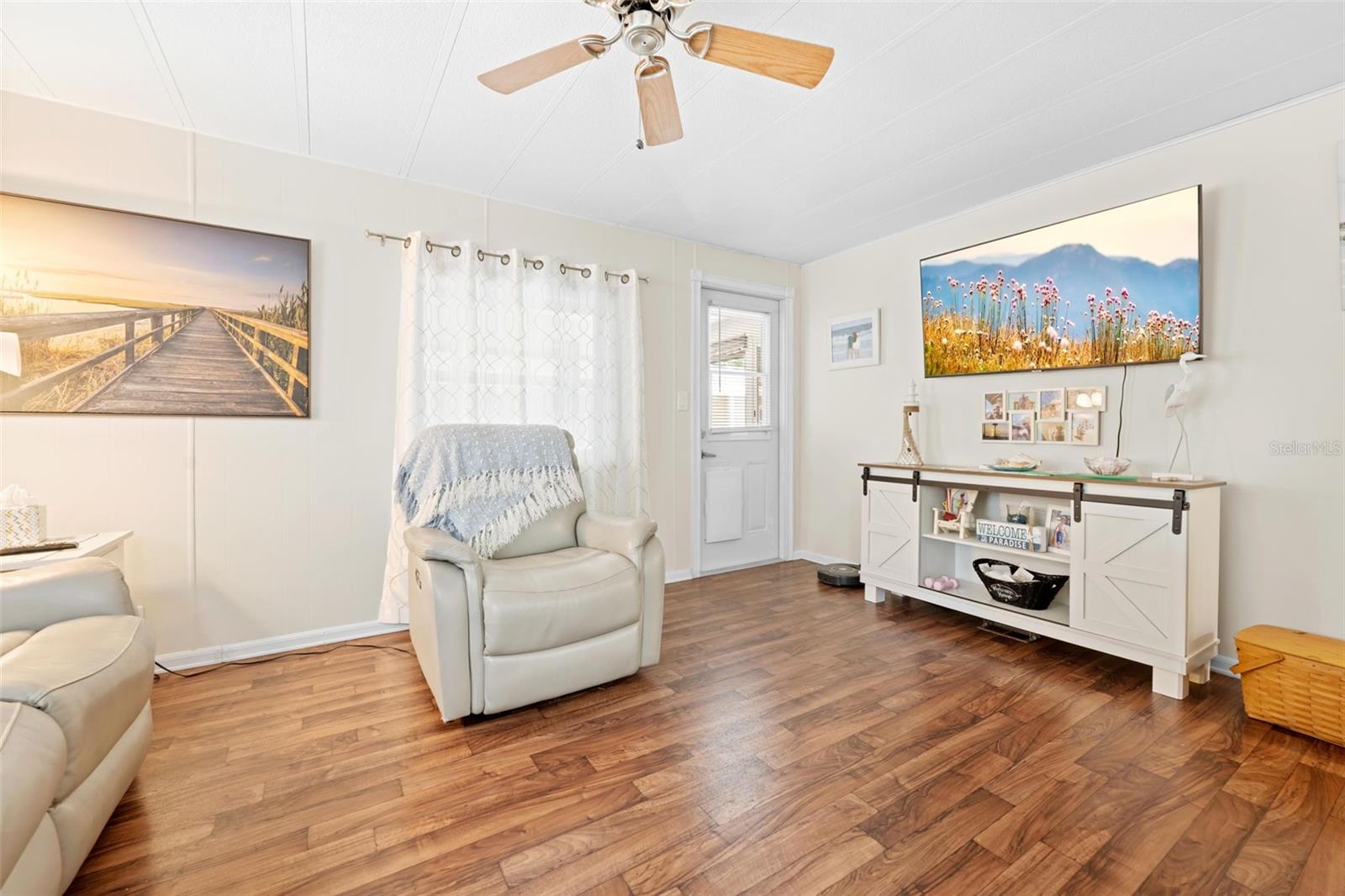 Image 8 of 48 For 8979 Highpoint Boulevard