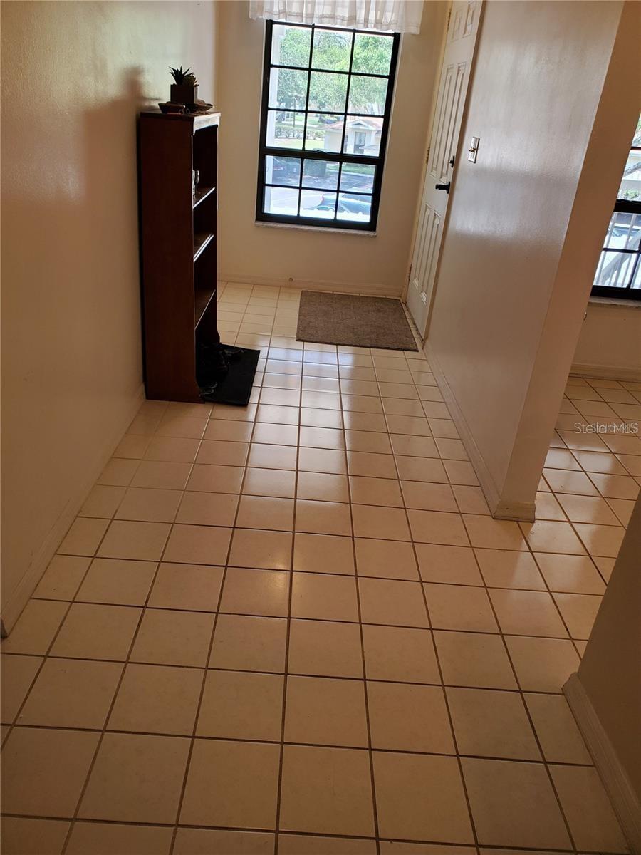 Image 4 of 54 For 322 Kelsey Way 6