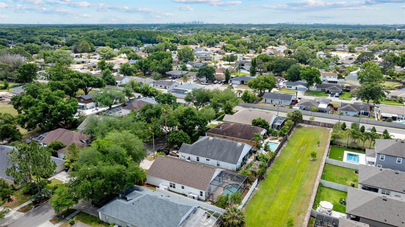 Image 31 of 34 For 11708 Carrollwood Cove Drive