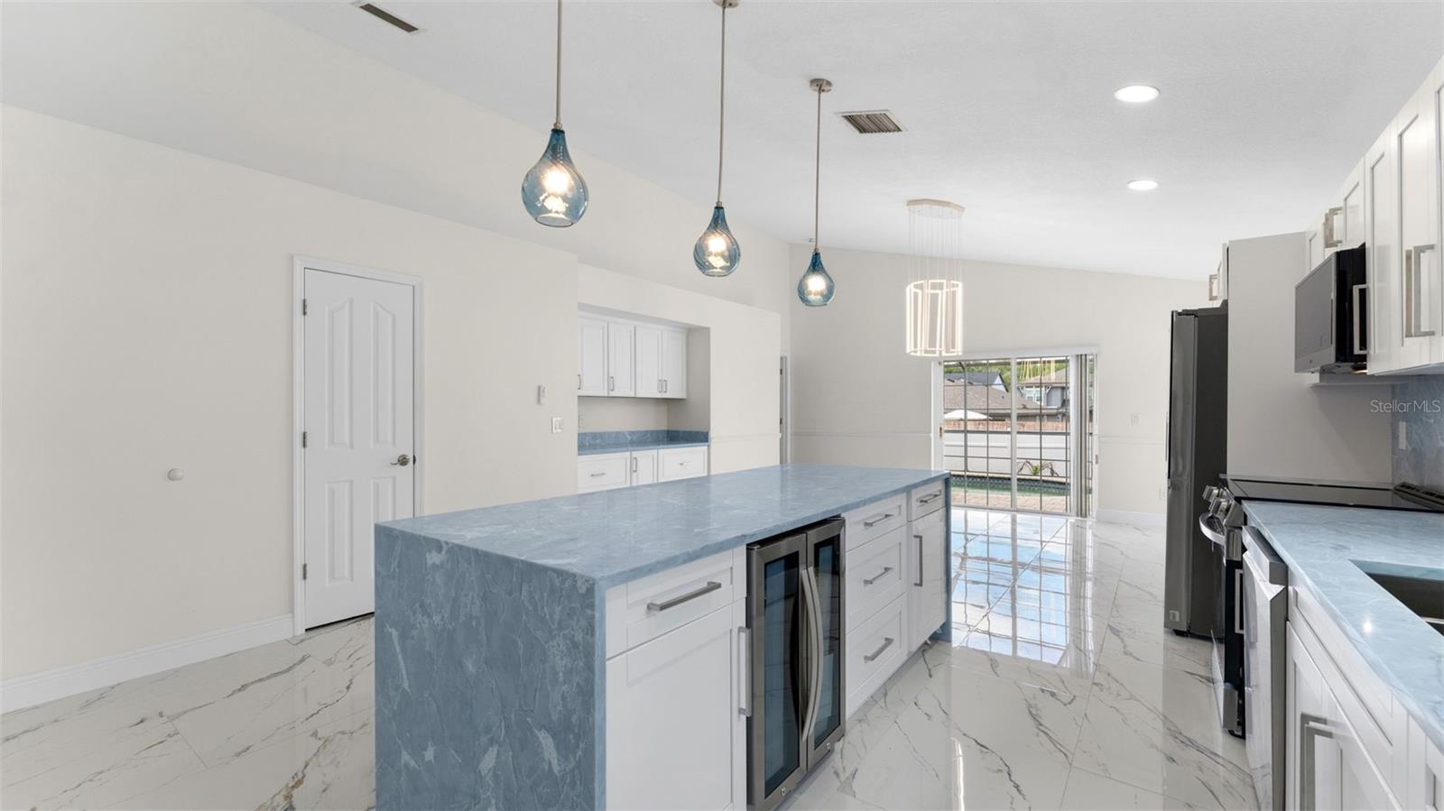 Image 7 of 34 For 11708 Carrollwood Cove Drive