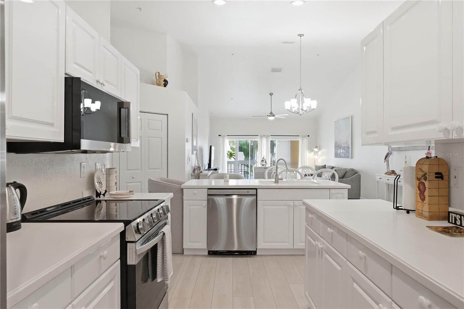 Image 11 of 33 For 6594 Fairway Gardens Drive 6594