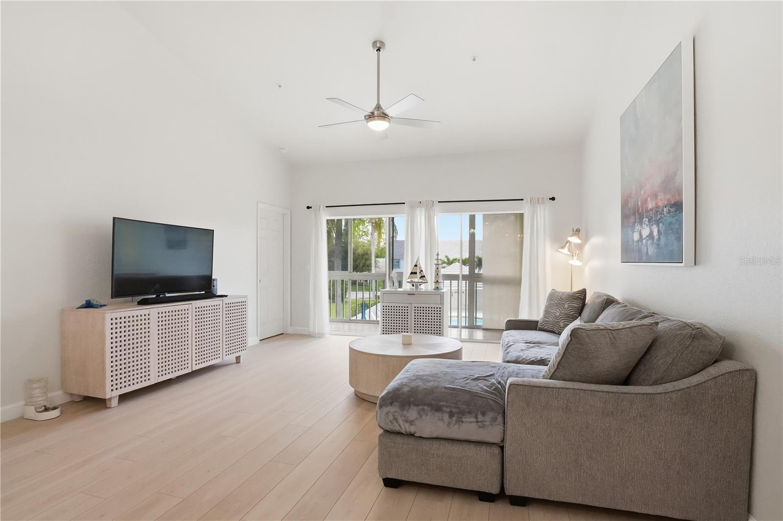 Image 12 of 33 For 6594 Fairway Gardens Drive 6594