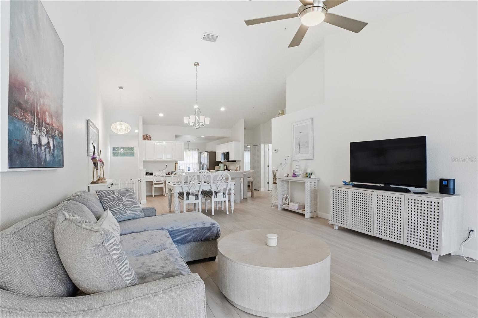 Image 13 of 33 For 6594 Fairway Gardens Drive 6594