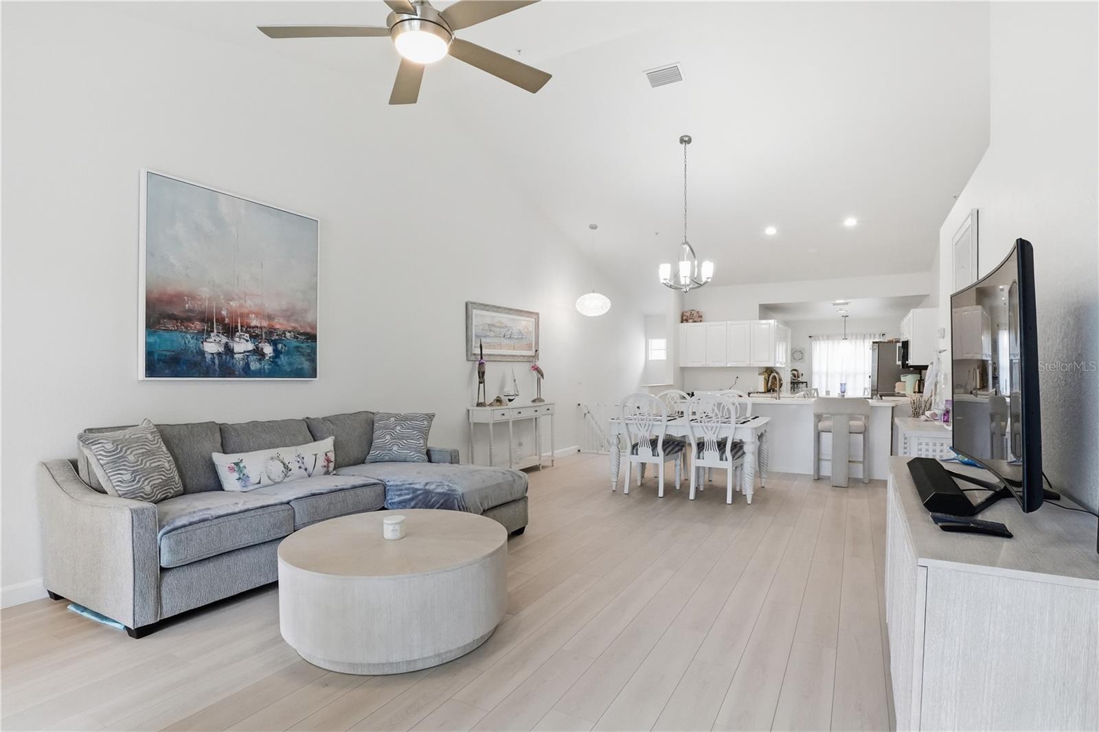 Image 14 of 33 For 6594 Fairway Gardens Drive 6594