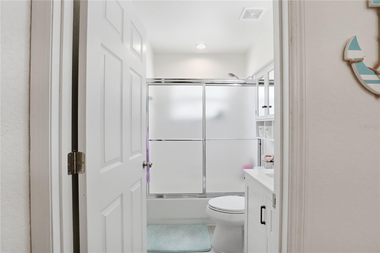 Image 17 of 33 For 6594 Fairway Gardens Drive 6594