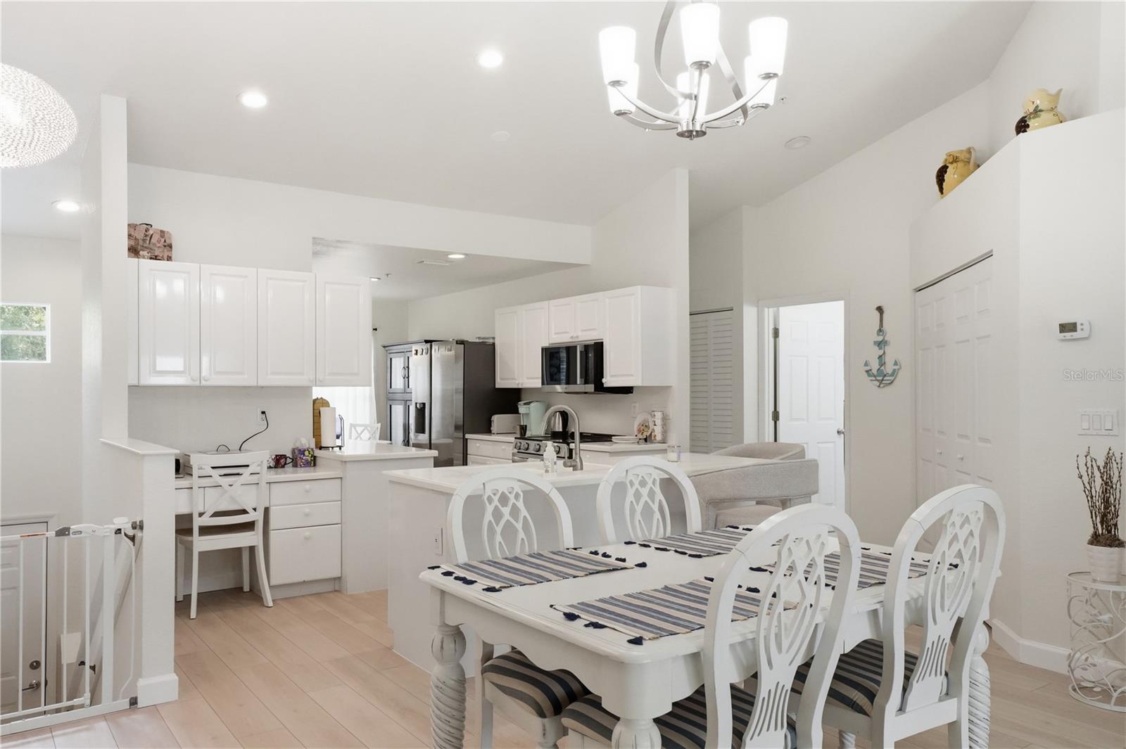 Image 7 of 33 For 6594 Fairway Gardens Drive 6594