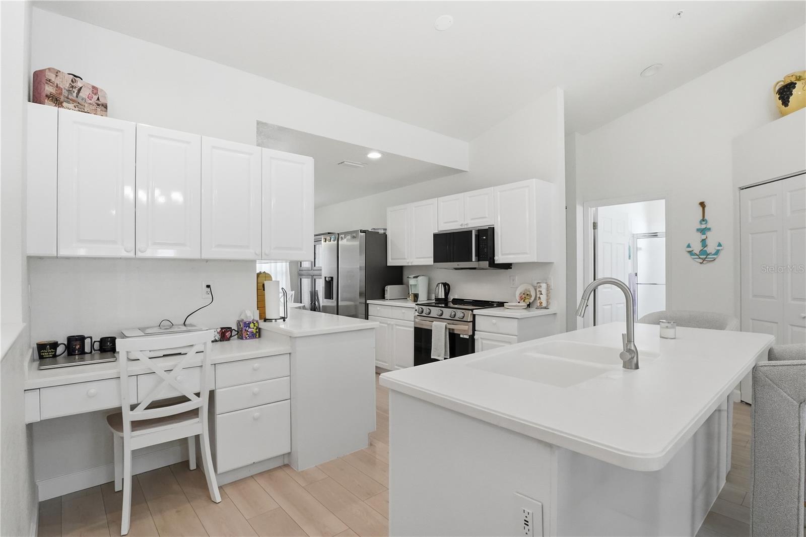 Image 9 of 33 For 6594 Fairway Gardens Drive 6594