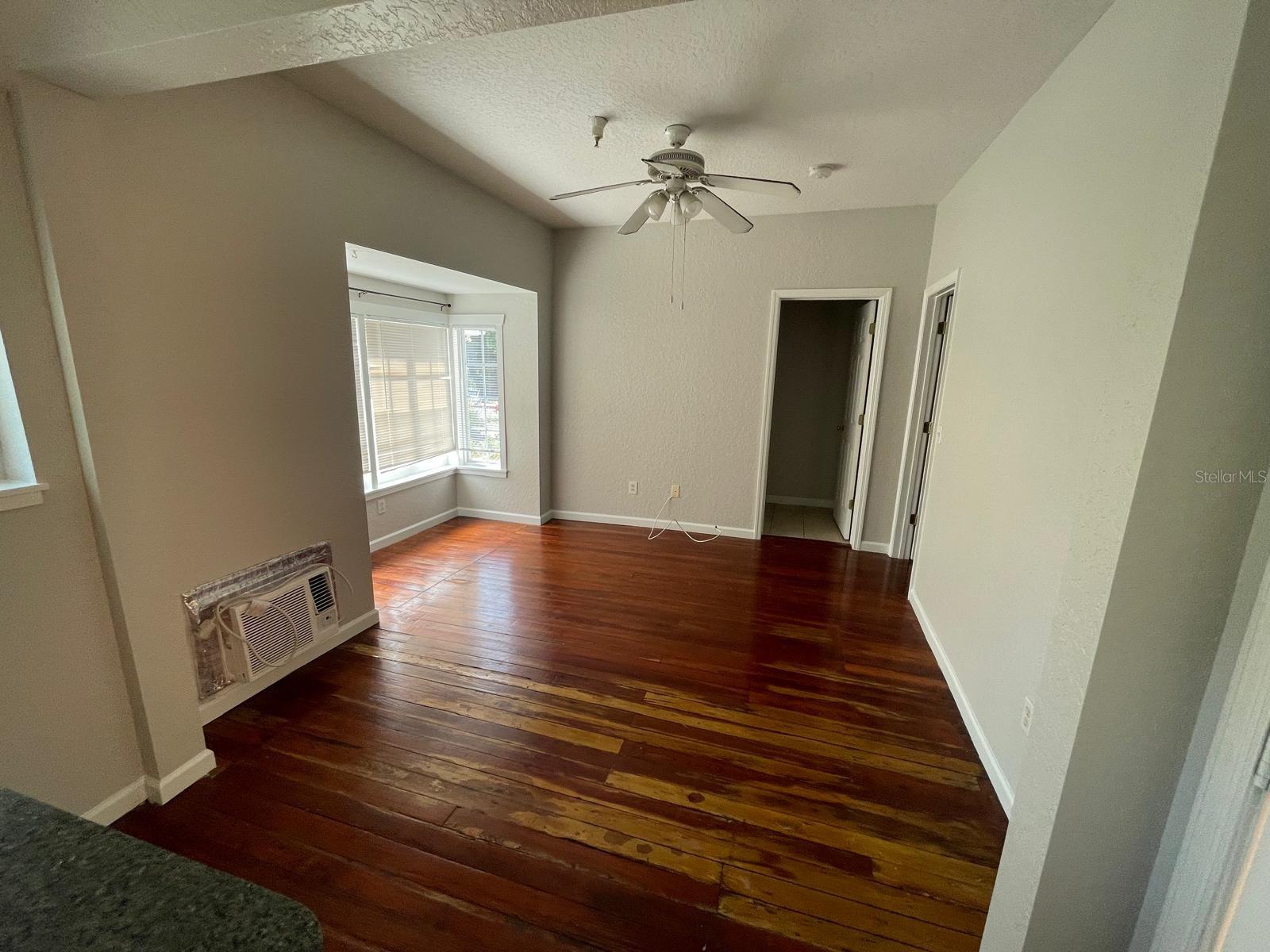 Image 5 of 8 For 255 6th Avenue N 3