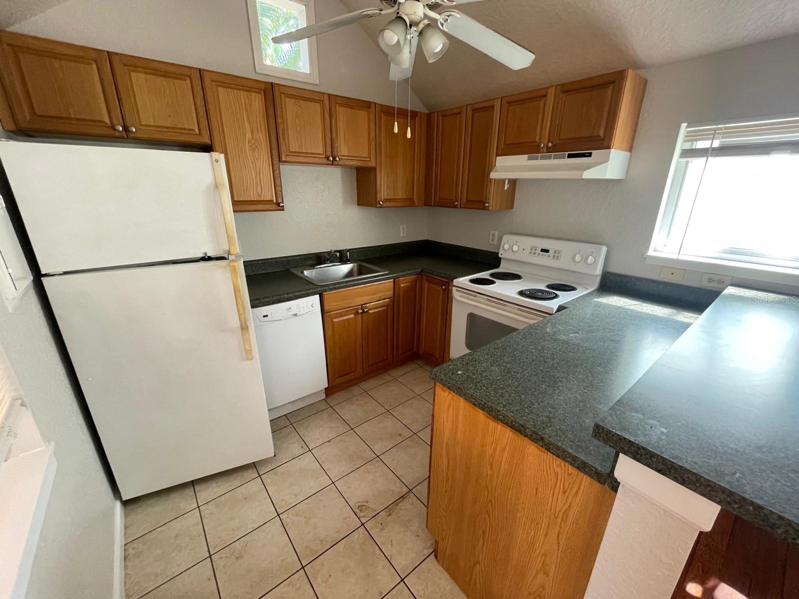 Image 6 of 8 For 255 6th Avenue N 3