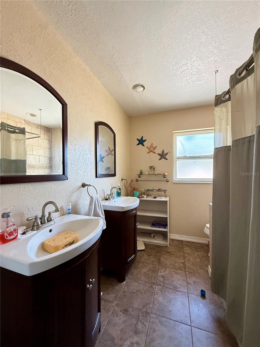 Image 13 of 36 For 720 15th Avenue Sw