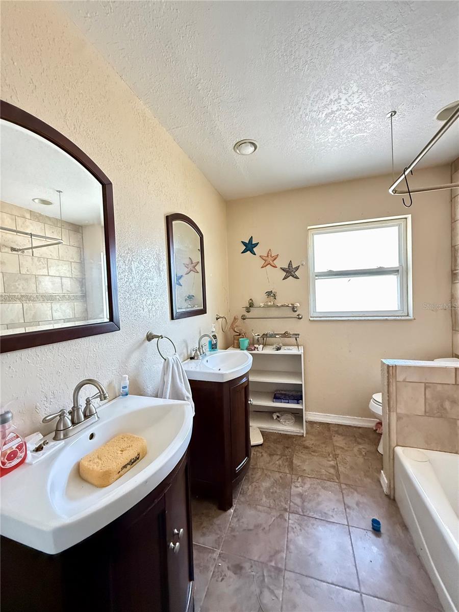 Image 14 of 36 For 720 15th Avenue Sw