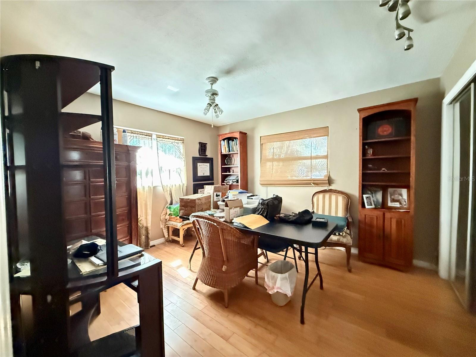 Image 15 of 36 For 720 15th Avenue Sw