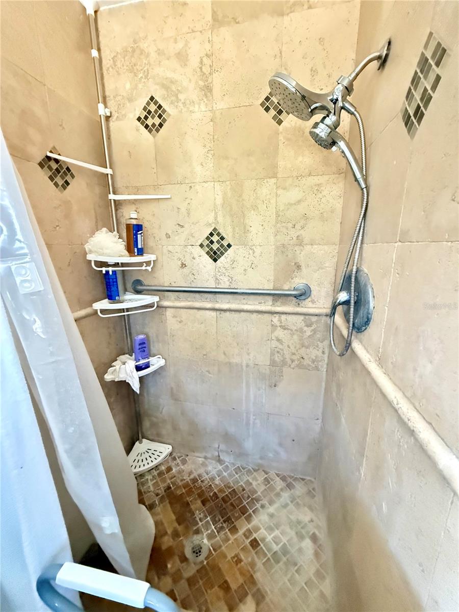 Image 20 of 36 For 720 15th Avenue Sw