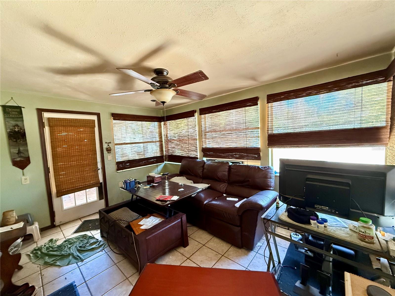 Image 6 of 36 For 720 15th Avenue Sw