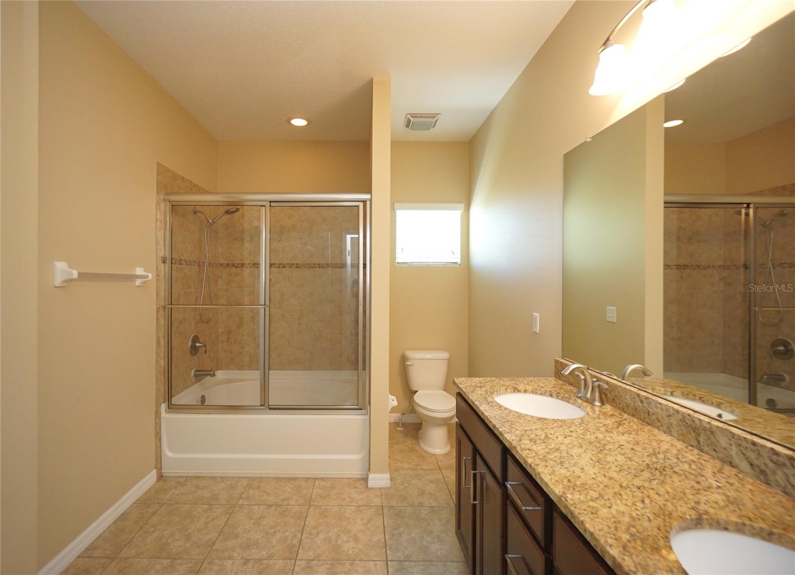 Image 12 of 21 For 7001 Interbay Boulevard 345