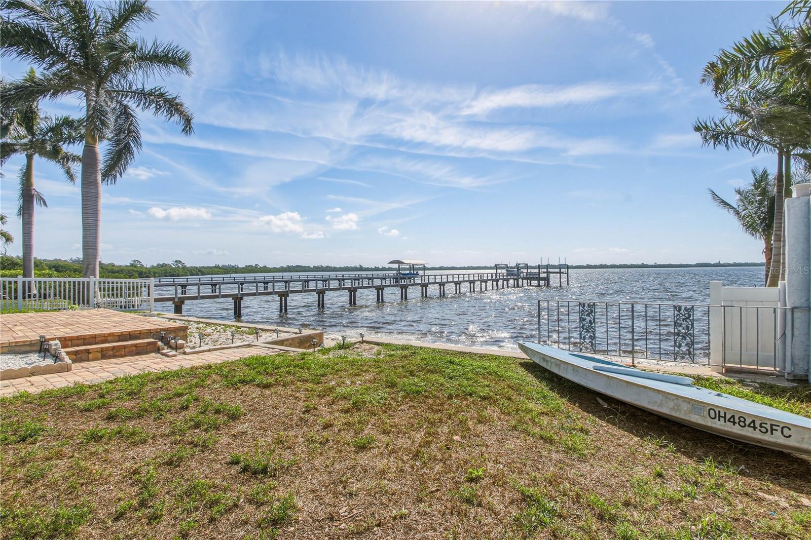 Image 17 of 21 For 950 Weedon Drive Ne