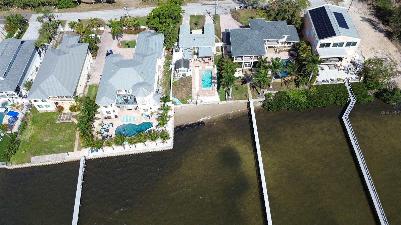 Image 5 of 21 For 950 Weedon Drive Ne