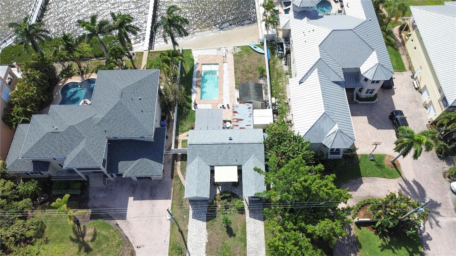 Image 7 of 21 For 950 Weedon Drive Ne