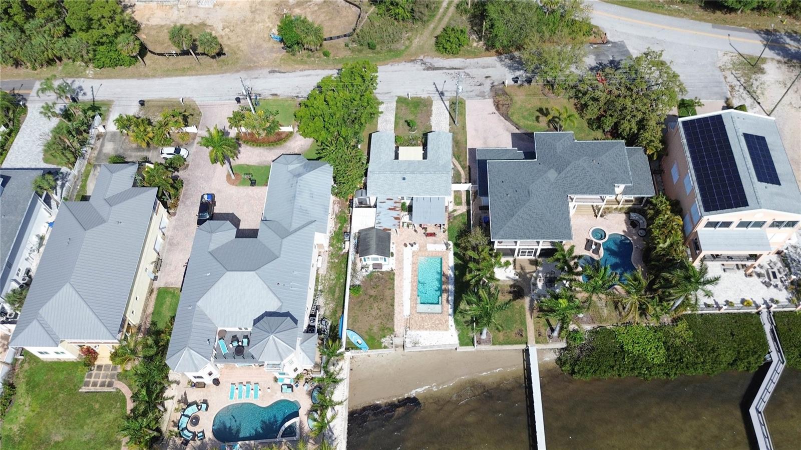 Image 8 of 21 For 950 Weedon Drive Ne