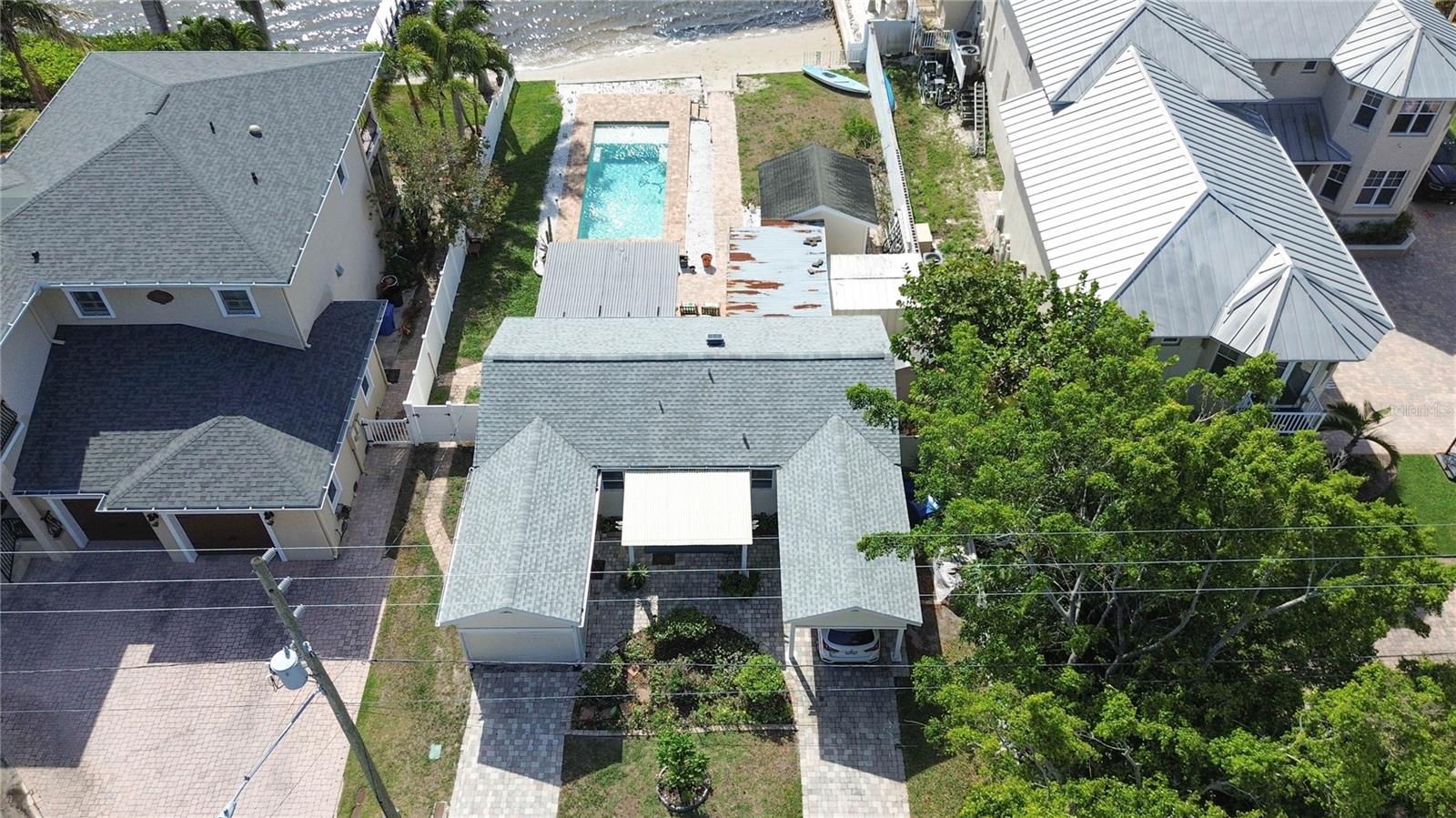 Image 9 of 21 For 950 Weedon Drive Ne