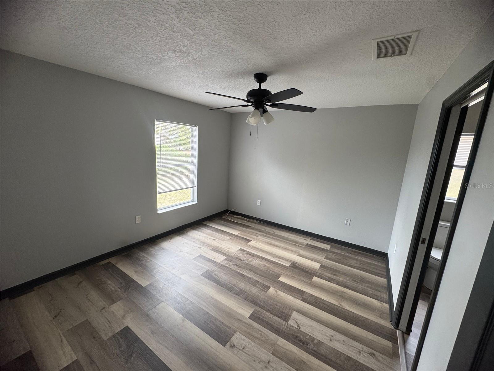 Image 5 of 9 For 6289 Mariner Boulevard