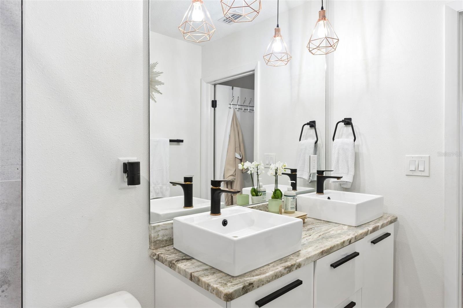 Image 34 of 50 For 1006 Norfolk Street