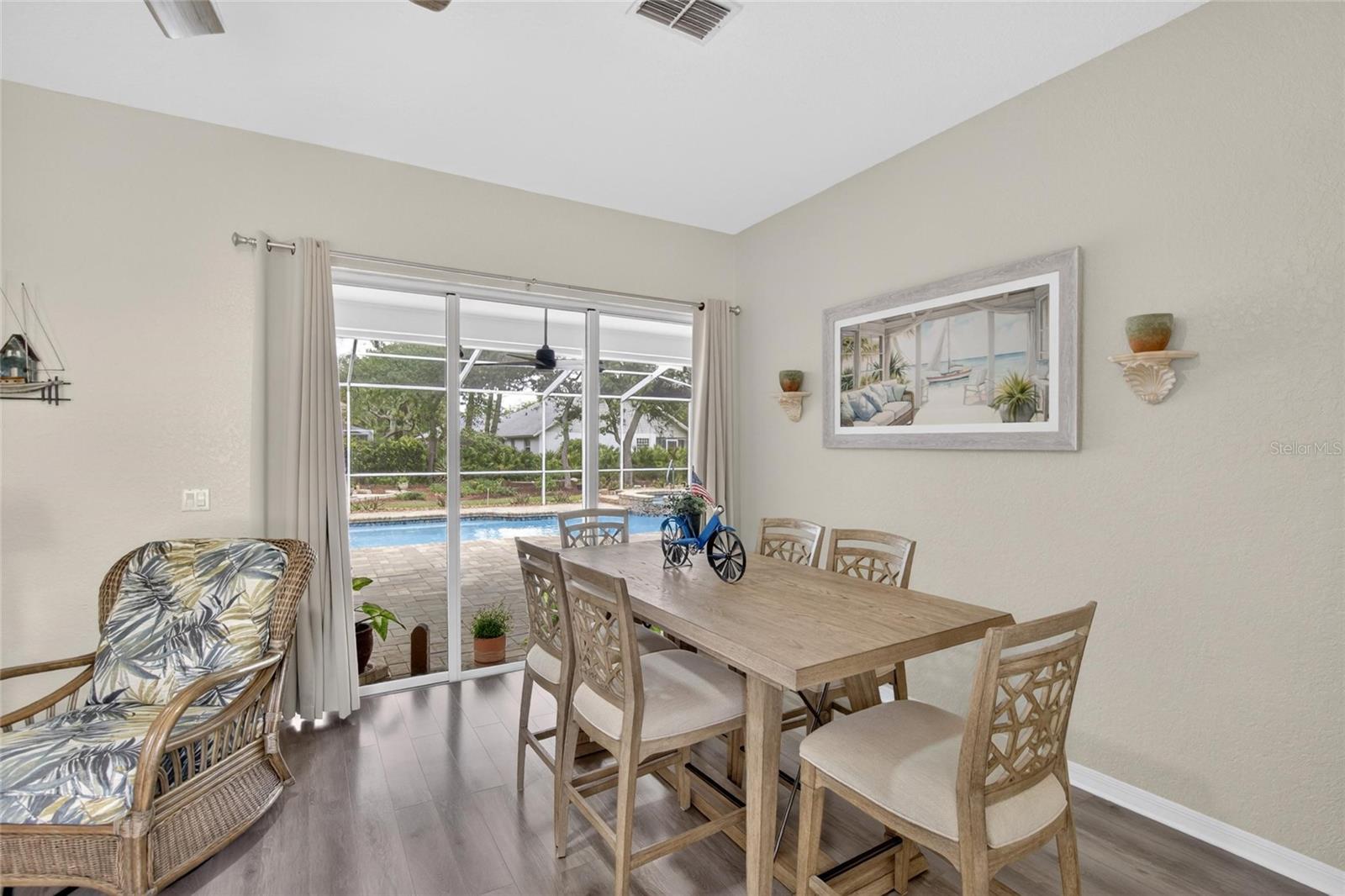 Image 17 of 81 For 2804 Clubhouse Drive