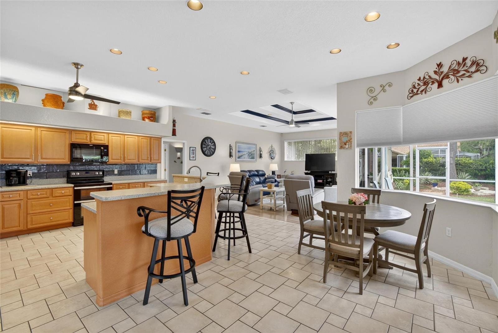 Image 21 of 81 For 2804 Clubhouse Drive