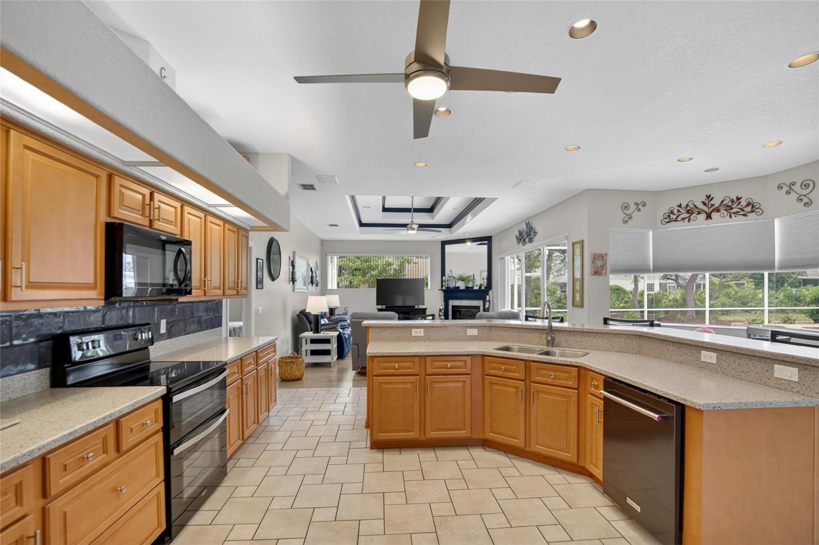 Image 22 of 81 For 2804 Clubhouse Drive