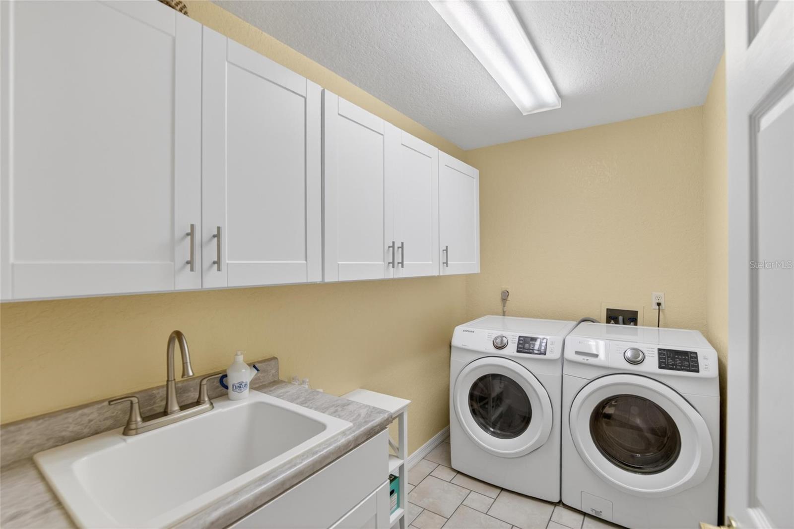 Image 25 of 81 For 2804 Clubhouse Drive