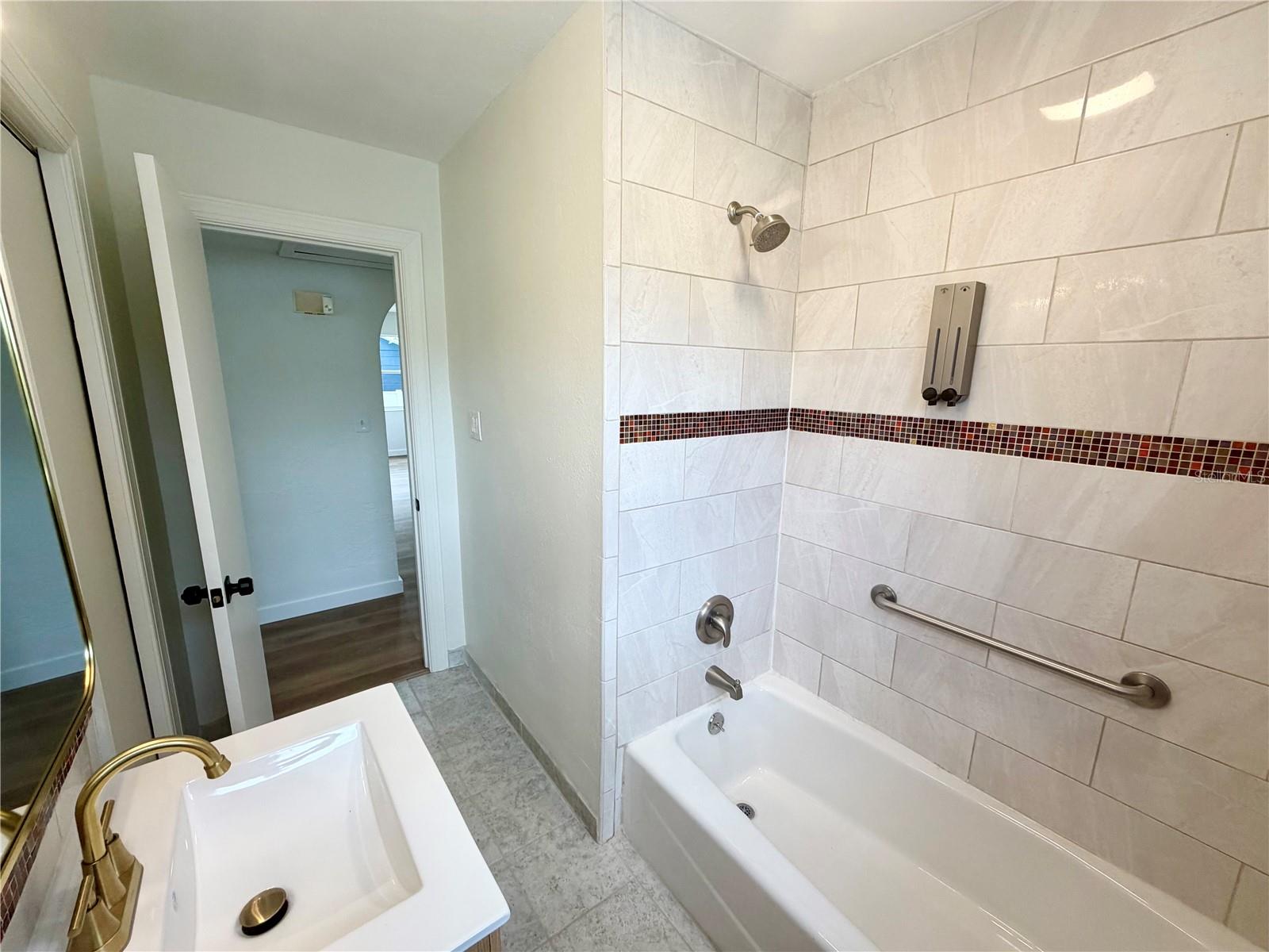 Image 10 of 16 For 3938 2nd Avenue N