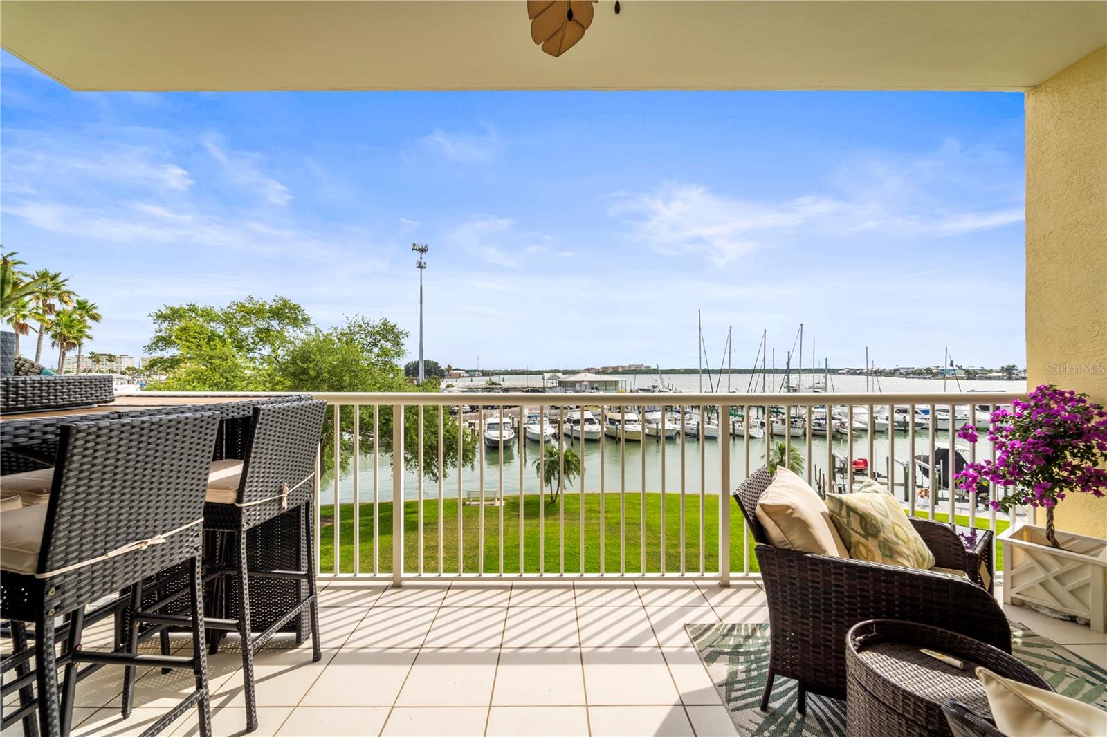 Image 22 of 69 For 425 150th Avenue 2303