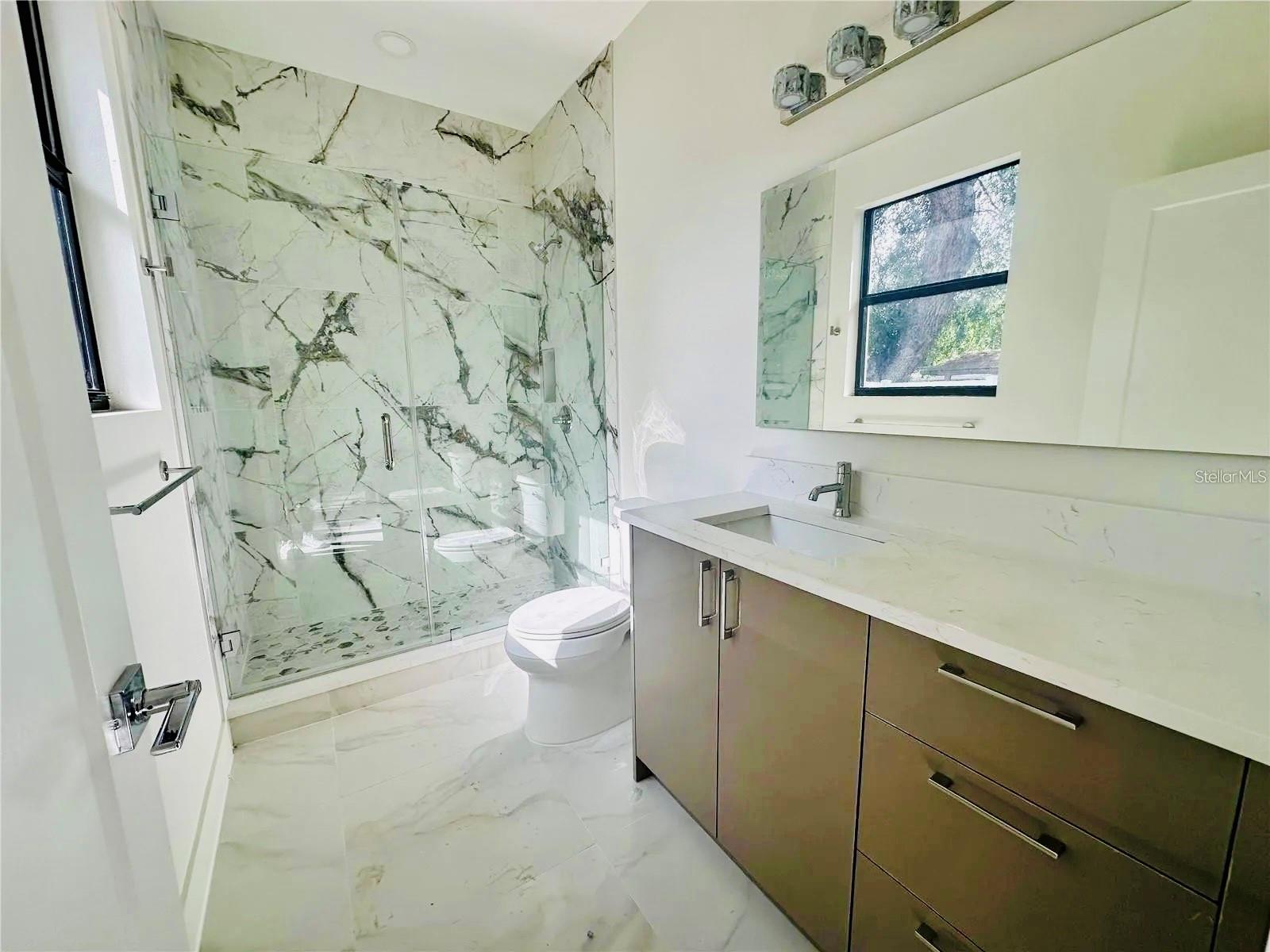 Image 5 of 11 For 4106 Thatcher Avenue A